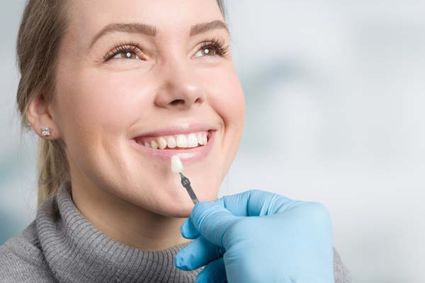 How Can Dental Veneers Reshape Teeth?